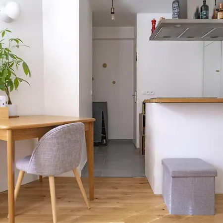 Sublime Cosy And Bright Apt Batignolles Parigi