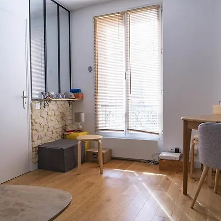 Sublime Cosy And Bright Apt Batignolles